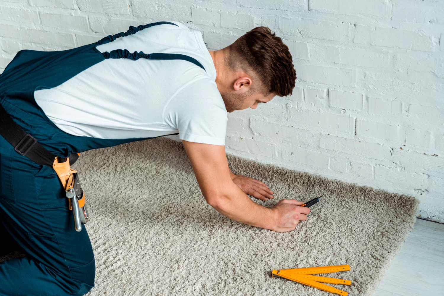 From Ripples to Restored: A DIY Home Guide to Carpet Stretching and Repair